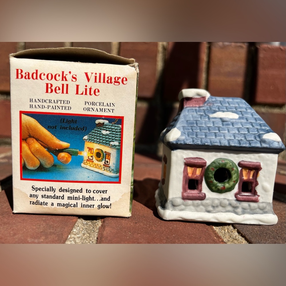3 VINTAGE BADCOCK COLLECTIBLE VILLAGE BELL ORNAMENT 1992-1996 BAKERY/COTTAGE